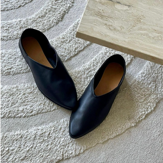 Stepping into Autumn: A Guide to the Perfect Shoe